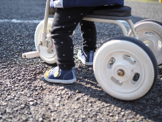 三輪車のタイヤアップ